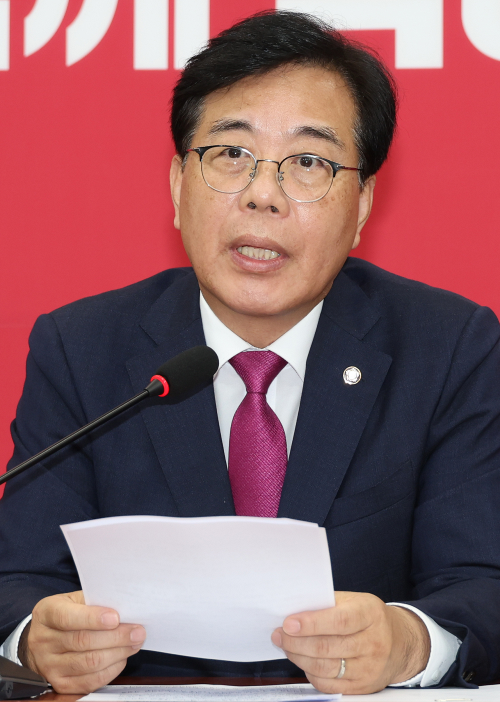 ▲송언석 국민의힘 비상대책위원장 겸 원내대표가 24일 서울 여의도 국회에서 현안 관련 기자간담회를 하고 있다. ( 고이란 기자 photoeran@)