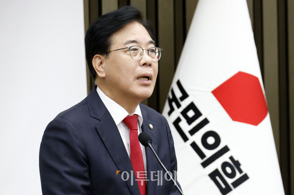 ▲송언석 국민의힘 비상대책위원장 겸 원내대표가 25일 서울 여의도 국회에서 열린 의원총회에서 발언을 하고 있다. 고이란 기자 photoeran@
