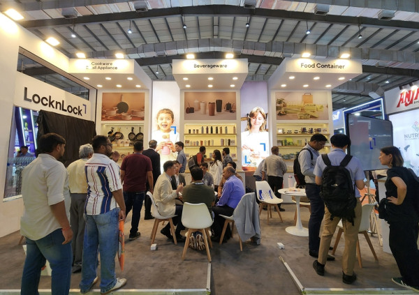 ▲지난 7월 인도에서 열린 인도 최대 홈•라이프스타일 전시회 ‘HGH India’의 락앤락 부스. (사진제공=락앤락)