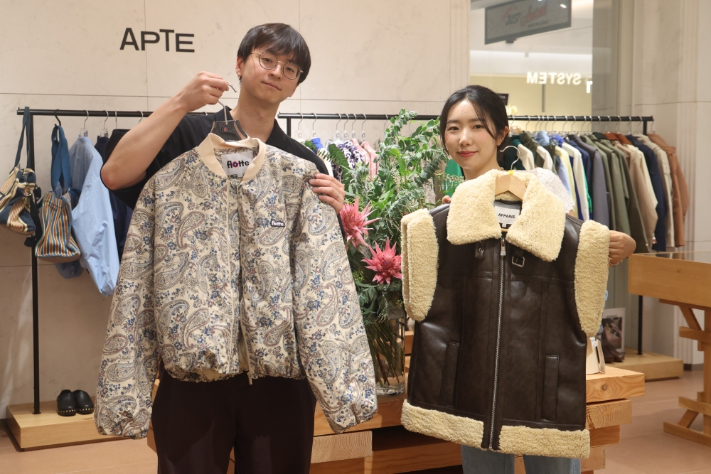 ▲롯데홈쇼핑은 내달 4일(목)까지 럭셔리 패션의 성지인 압구정에서 해외 패션 온라인 편집숍 '아프트(APTE)' 팝업 스토어를 운영한다.   (사진제공=롯데홈쇼핑)