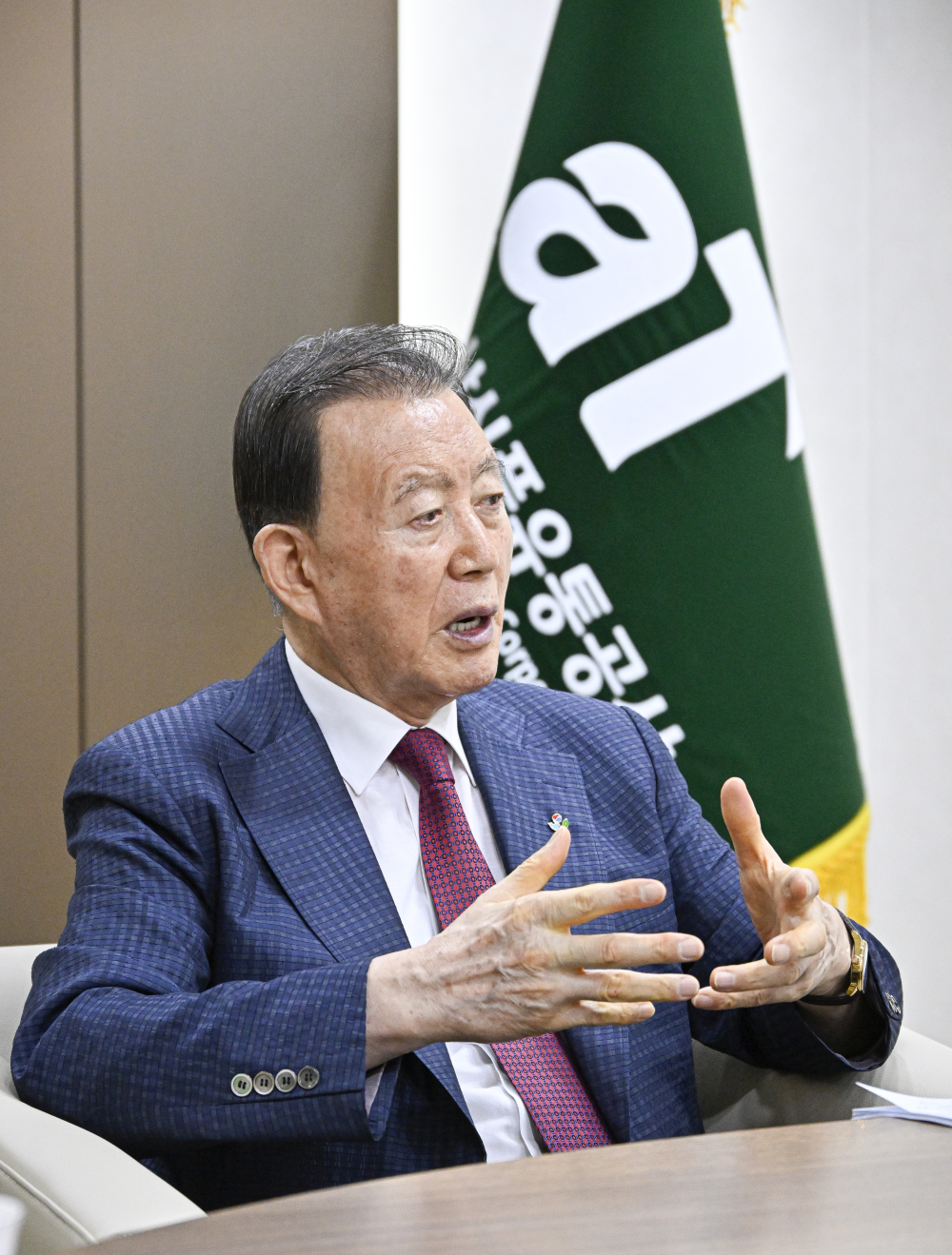 ▲홍문표 한국농수산식품유통공사(aT) 사장이 12일 서울 서초구 한국농수산식품유통공사에서 이투데이와 인터뷰를 하고 있다. 조현호 기자 hyunho@ (이투데이DB)