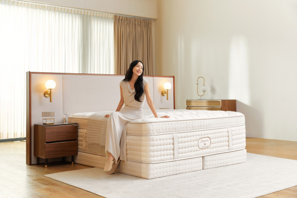 ▲‘폴린’, ‘디폰즈 매트리스’. (사진제공=에몬스 )