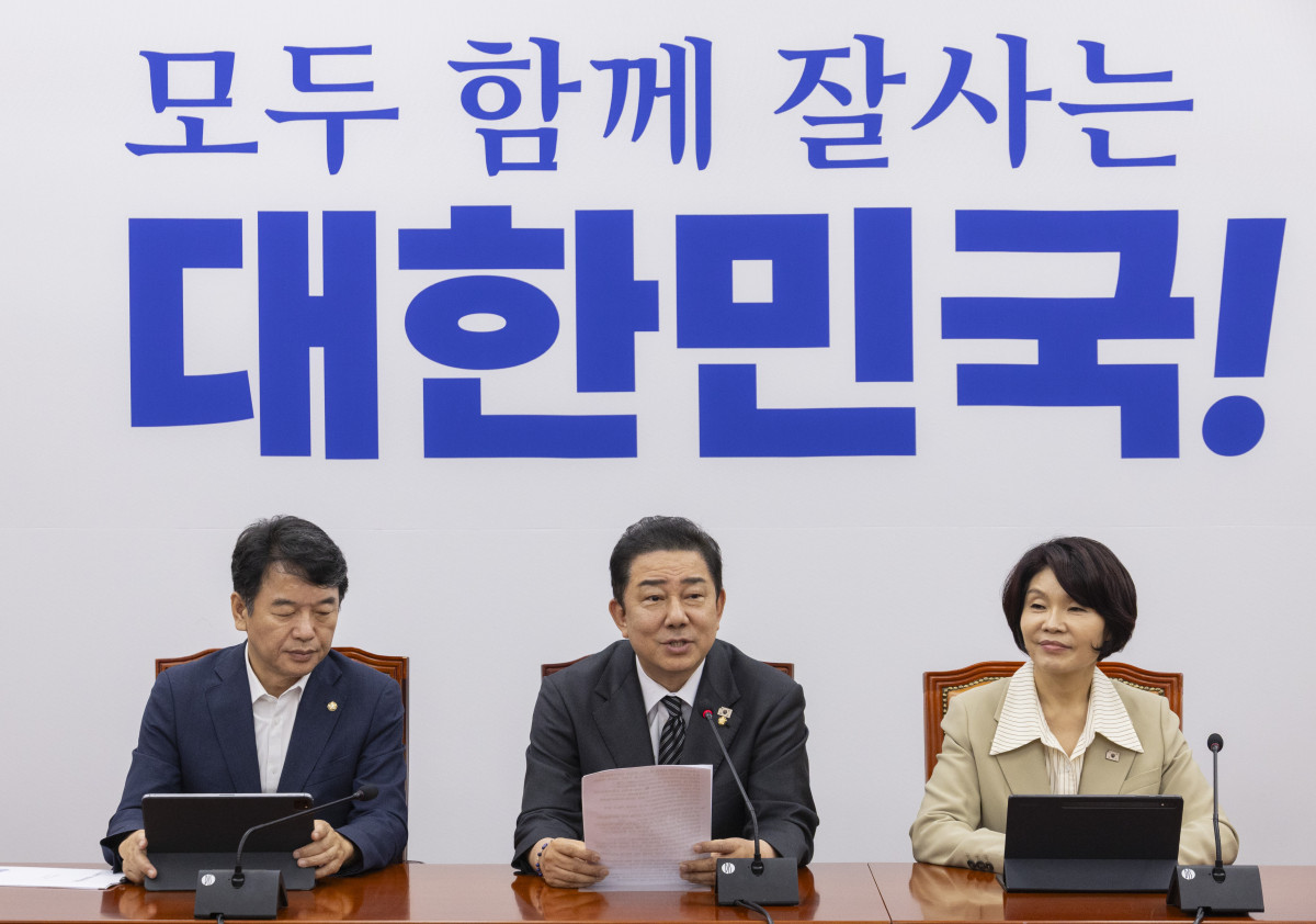 ▲김병기 더불어민주당 원내대표가 26일 국회에서 열린 원내대책회의에서 9월 정기국회에서 추진할 정책방향을 말하고 있다. (연합뉴스)