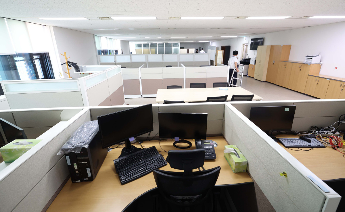 ▲행정안전부 산하 경찰국이 폐지된 26일 서울 종로구 정부서울청사 내 경찰국 사무실이 비어있다. 신태현 기자 holjjak@