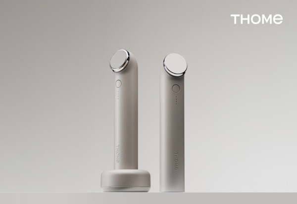 ▲앳홈 에스테틱 브랜드 ‘톰’의 뷰티 디바이스 ‘더 글로우’. (사진제공=앳홈 )