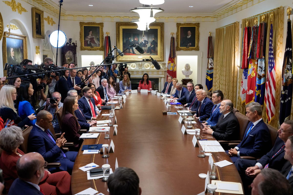 ▲26일(현지시간) 도널드 트럼프 미국 대통령이 백악관에서 국무회의를 주재하고 있다. (워싱턴 D.C./EPA연합뉴스)