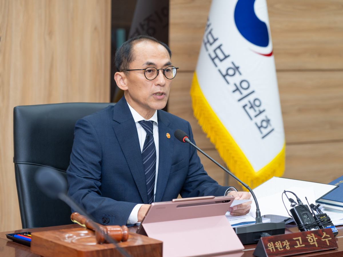 ▲고학수 개인정보보호위원회 위원장이 8월 27일 오후 서울 종로구 정부서울청사에서 개최된 2025년 제18회 개인정보보호위원회 전체회의에서 모두말씀을 하고 있다. (사진제공=개인정보위원회)