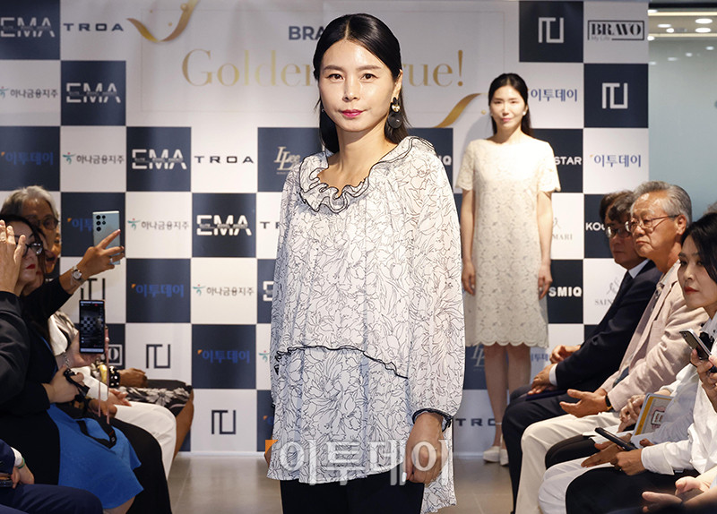 ▲28일 서울 강남구 논현동 이투데이빌딩 라운지에서 열린 브라보마이라이프 창간 10주년 기념 프리미엄 패션 축제 'Bravo Golden Vogue'에서 브랜드 트렁크쇼가 열리고 있다. 고이란 기자 photoeran@