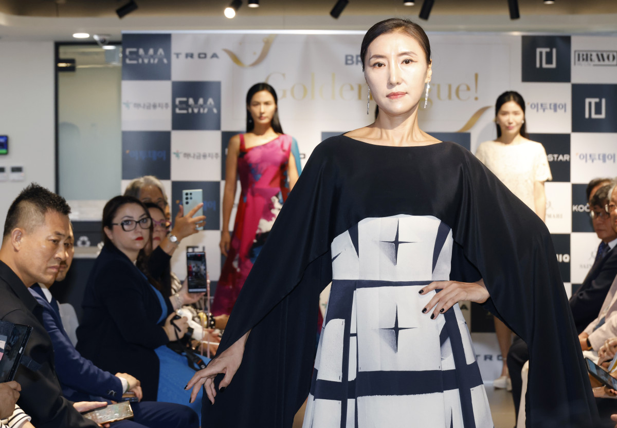 ▲28일 서울 강남구 논현동 이투데이빌딩 라운지에서 열린 브라보마이라이프 창간 10주년 기념 프리미엄 패션 축제 'Bravo Golden Vogue'에서 브랜드 트렁크쇼가 열리고 있다. 고이란 기자 photoeran@
