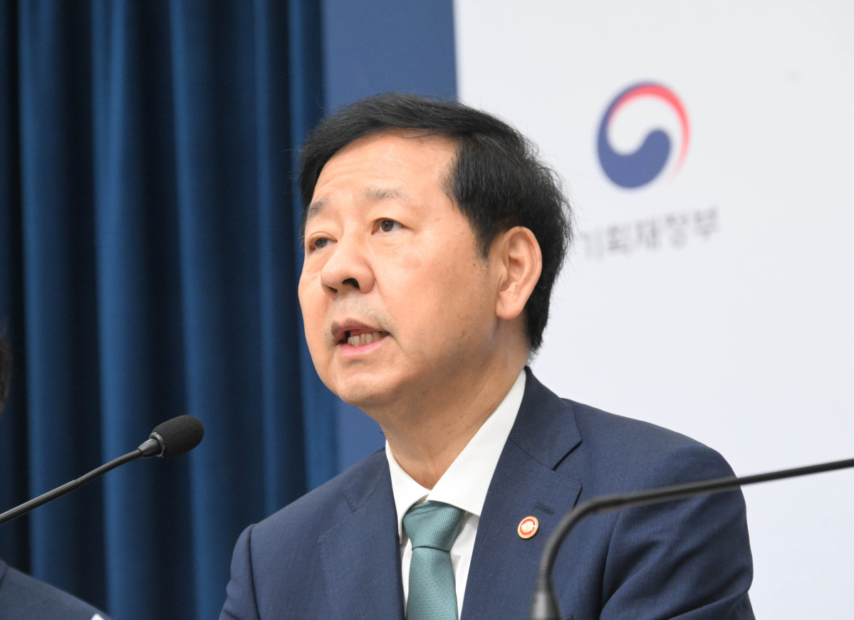 ▲구윤철 부총리 겸 기획재정부 장관이 8월 28일 정부세종청사에서 중앙동에서 열린 '2026년 예산안 및 '25~'29년 국가재정운용계획' 상세브리핑에서 발표문을 낭독하고 있다. (기획재정부)