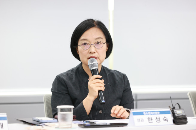 ▲한성숙 중소벤처기업부 장관이 21일 서울 종로구 광화문빌딩에서 열린 '제4회 중소기업 정책 현장투어'에서 인사말을 하고 있다. (사진제공=중소벤처기업부)