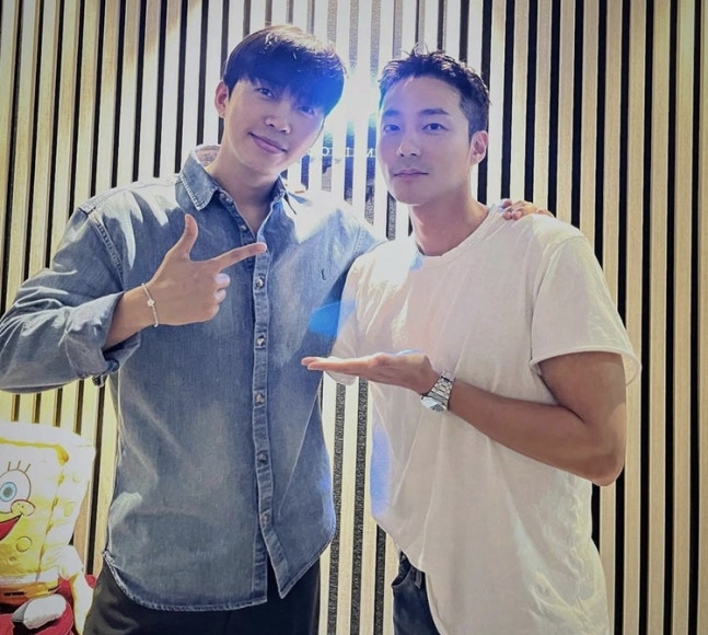 ▲임영웅(왼), 로이킴. (출처=로이킴SNS)