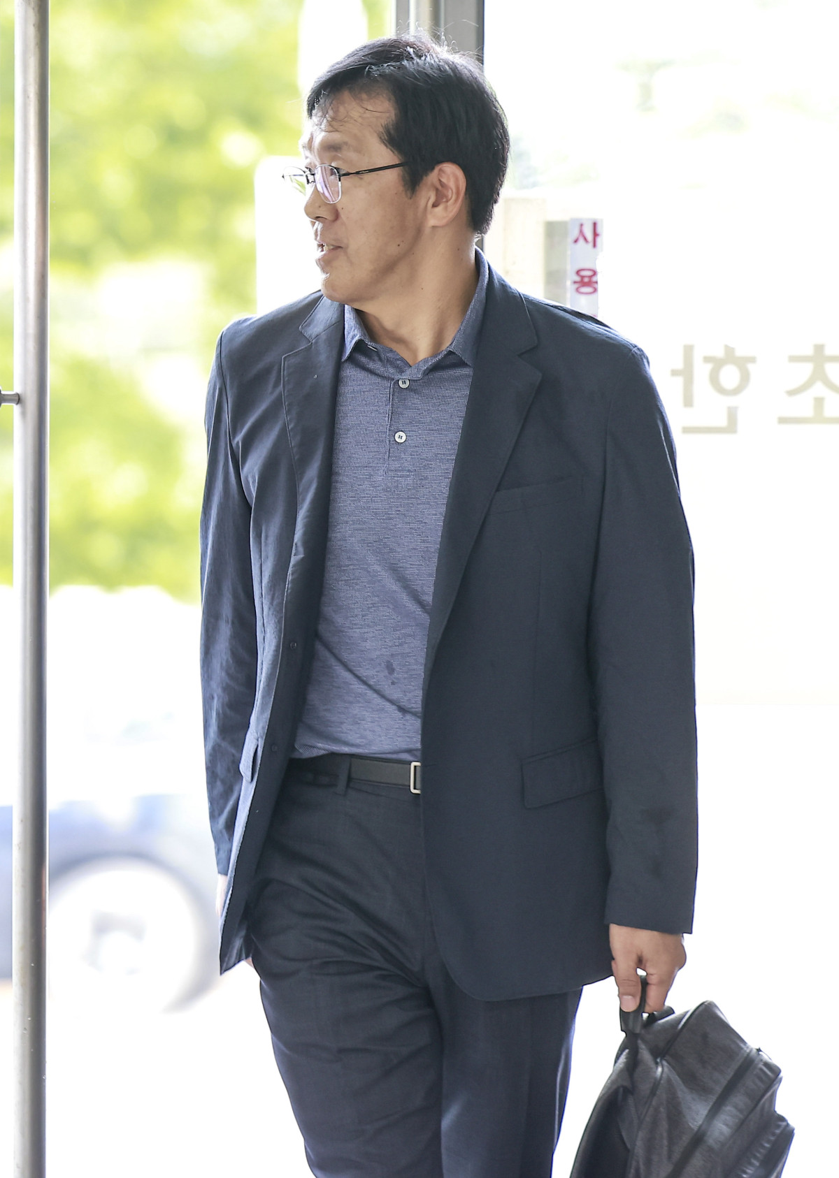 ▲황유성 전 국군방첩사령관이 30일 서울 서초구 순직해병 특검 사무실로 참고인 조사를 받기 위해 출석하고 있다. (뉴시스)