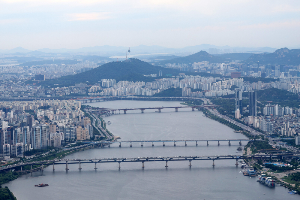 ▲롯데월드타워에서 내려다 본 서울 아파트 전경. 고이란 기자 photoeran@ (이투데이DB)