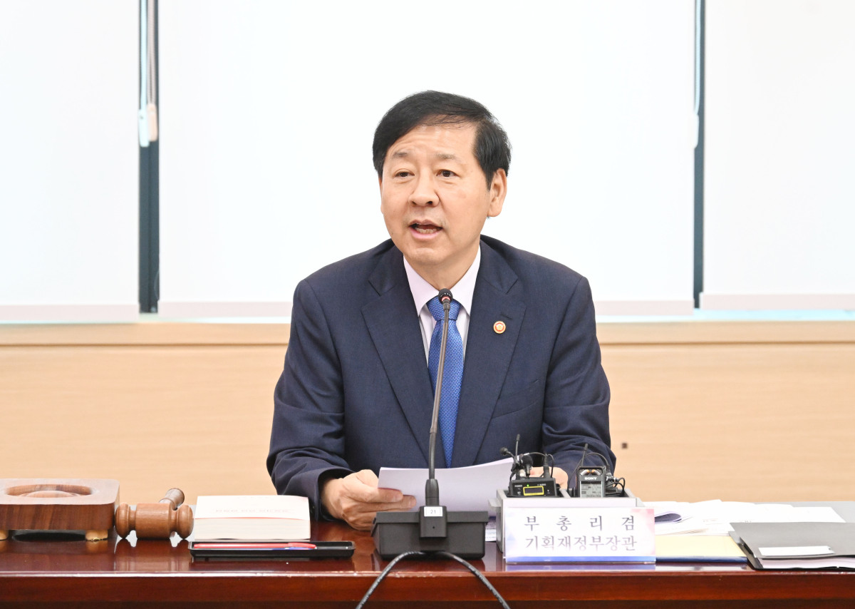 ▲구윤철 부총리 겸 기획재정부 장관이 9월 1일 서울 종로구 정부서울청사에서 열린 '제8차 공공기관운영위원회'를 주재, 모두발언을 하고 있다. (기획재정부)