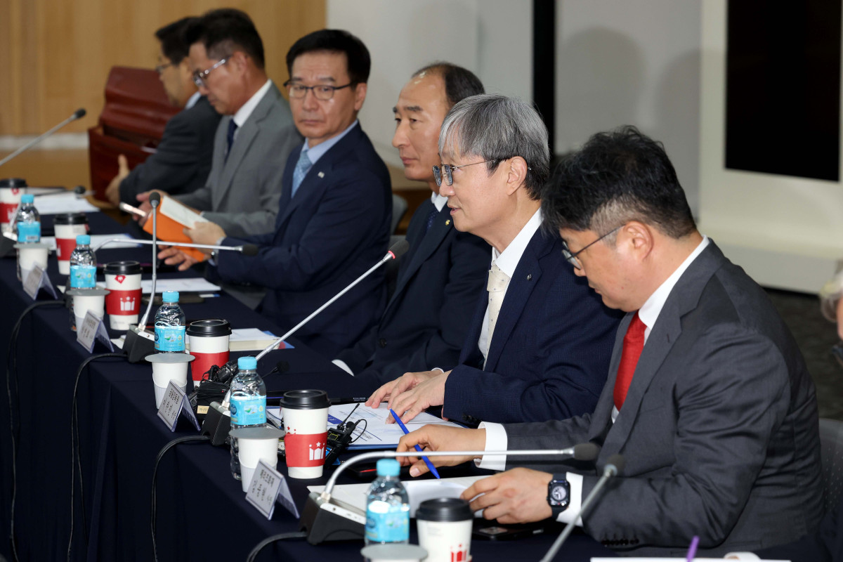 ▲이찬진 금융감독원장이 1일 서울 종로구 생명보험교육문화센터에서 열린 ‘금융감독원장-보험회사 CEO 간담회’에서 모두발언을 하고 있다. 신태현 기자 holjjak@