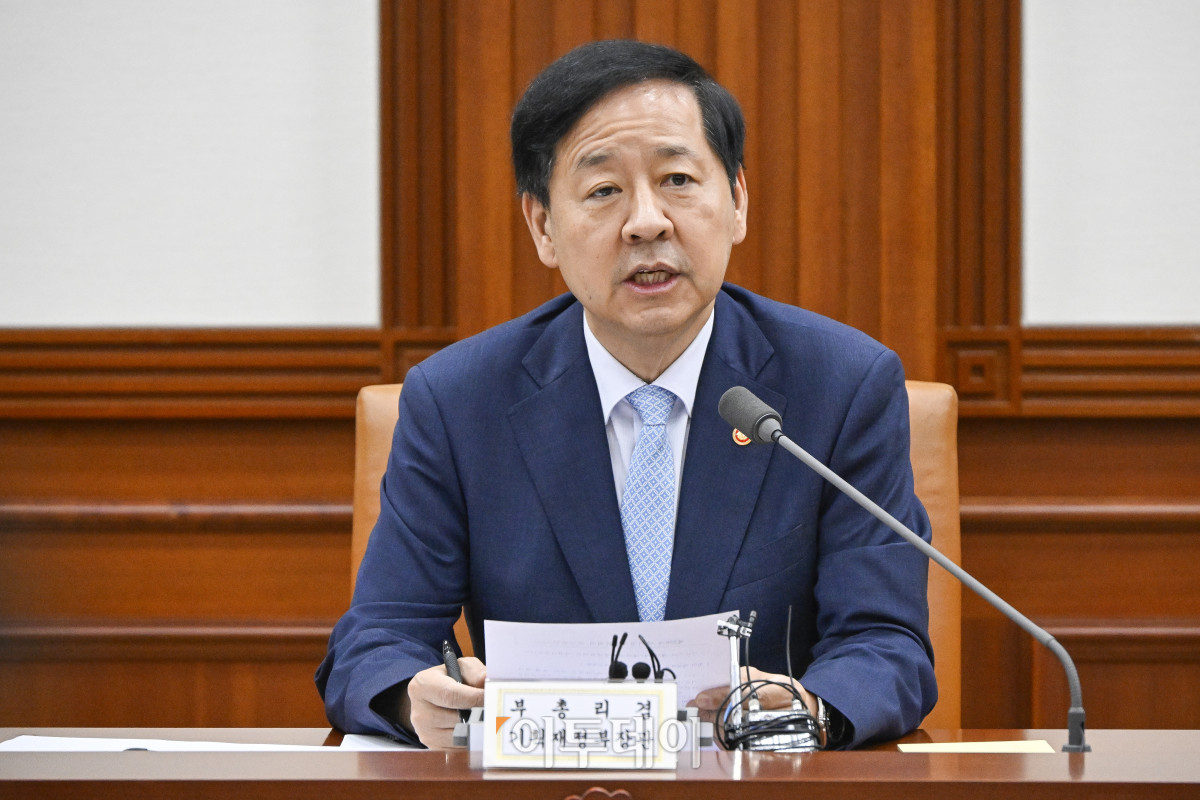 ▲구윤철 경제부총리 겸 기획재정부 장관이 2일 서울 종로구 정부서울청사에서 열린 대외경제장관회의에서 모두발언을 하고 있다. 조현호 기자 hyunho@