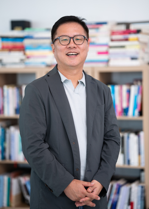 ▲‘늦은 나이는 없다’·‘현명한 은퇴자들’ 저자 최익성 플랜비그룹 대표.(이준호 기자)
