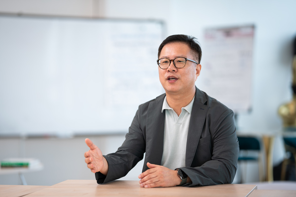 ▲‘늦은 나이는 없다’·‘현명한 은퇴자들’ 저자 최익성 플랜비그룹 대표.(이준호 기자)