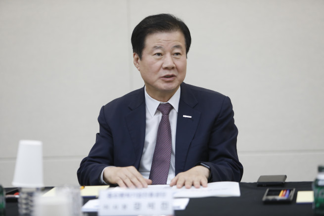 ▲강석진 중소벤처기업진흥공단 이사장이 1일 찾아가는 중진공 제주도 현장 간담회에서 발언하고 있다 (사진제공=중소벤처기업진흥공단)