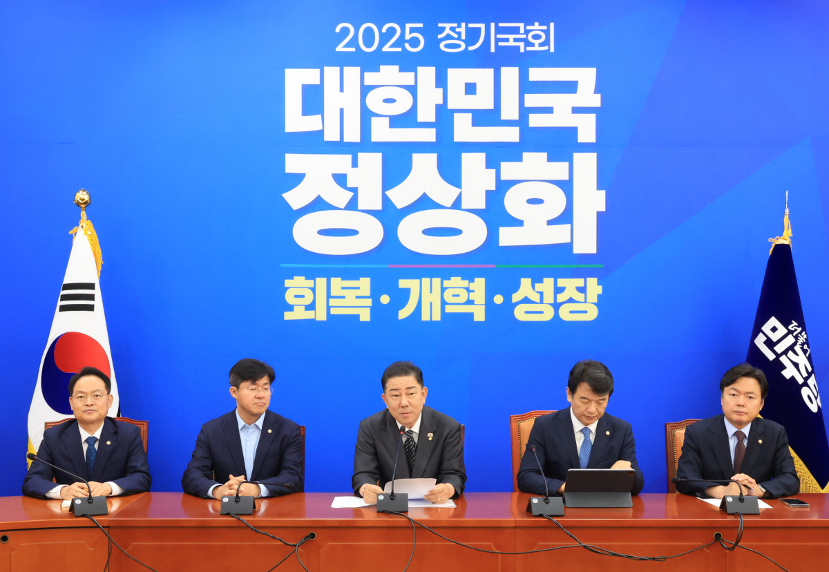 ▲김병기 더불어민주당 원내대표가 2일 서울 여의도 국회 원내대표실에서 열린 2025 정기국회 기자간담회에서 발언하고 있다. (연합뉴스)