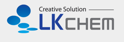 ▲3일 페로브스카이트 태양전지 시제품 제작에 돌입한 엘케이켐의 로고가 회사의 창의적 솔루션을 강조하는 형태로 이미지에 나타나 있다.