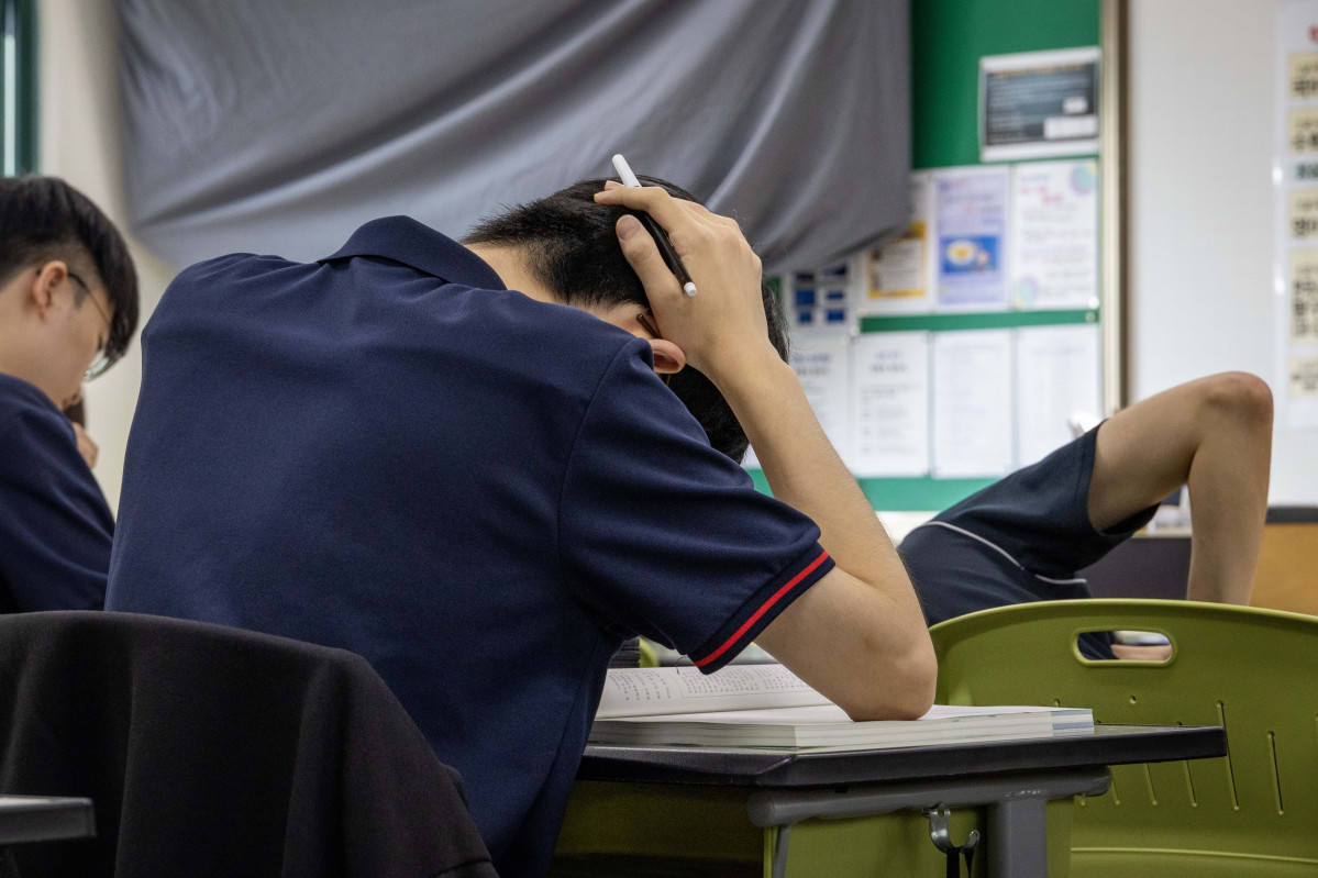 ▲2026학년도 대학수학능력시험 모의평가가 실시된 3일 서울 광진구 광남고에서 고3 학생들이 시험 준비를 하고 있다. 사진공동취재단