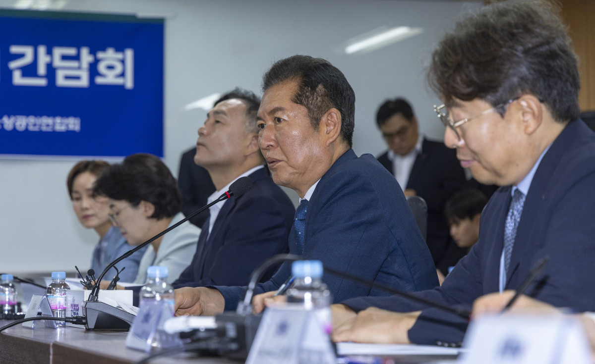 ▲정청래 더불어민주당 대표가 3일 서울 영등포구 소상공인연합회에서 열린 정책간담회에서 인사말을 하고 있다. (연합뉴스)