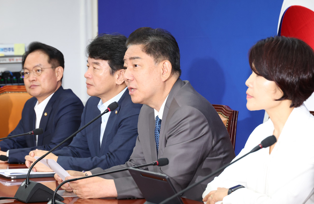 ▲김병기 더불어민주당 원내대표가 4일 오전 서울 여의도 국회에서 열린 정책조정회의에서 발언을 하고 있다. (사진=뉴시스)
