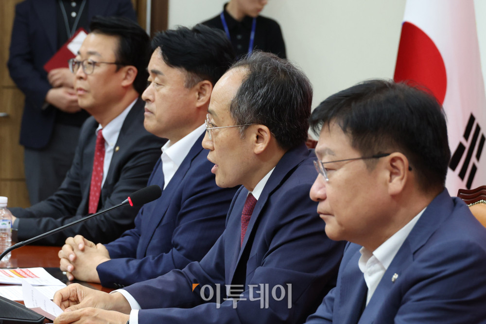 ▲추경호 국민의힘 의원이 4일 서울 여의도 국회에서 비상계엄 당일 원내대응상황 사실관계 기자회견을 하고 있다. 12·3 비상계엄 관련 내란·외환 혐의를 수사 중인 특별검사팀은 당시 국민의힘 원내대표를 맡았던 추 의원과 관련해 국회 표결 방해 의혹과 사전 계엄 인지 여부 등 모든 가능성을 열어두고 수사하고 있다고 밝힌 바 있다. 고이란 기자 photoeran@