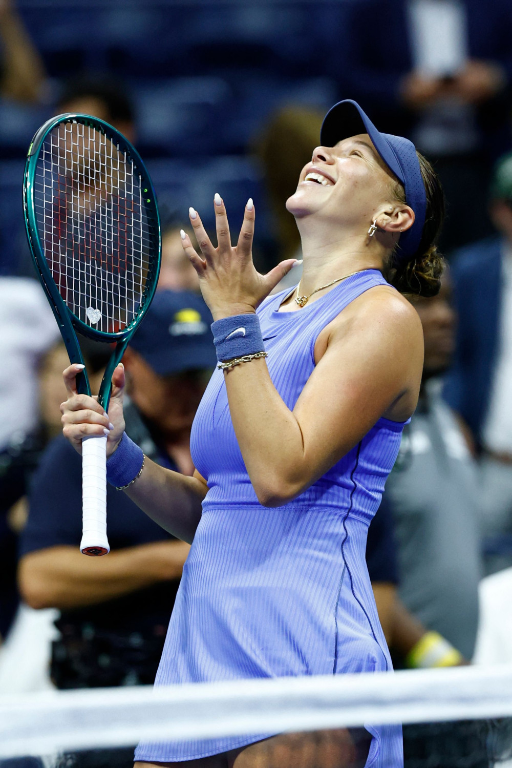 ▲미국의 아만다 아니시모바가 4일(현지시간) 미국 뉴욕시 빌리 진 킹 국립테니스센터에서 열린 US오픈 테니스대회 여자 단식 준결승에서 일본의 나오미 오사카를 꺾은 뒤 환호하고 있다. (AFP/연합뉴스)