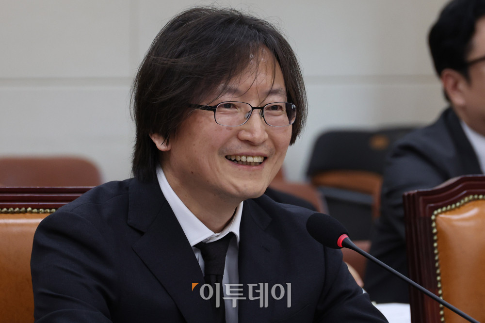 ▲주병기 공정거래위원장 후보자가 5일 서울 여의도 국회 정무위원회 전체회의에서 열린 인사청문회에서 의원 질의에 답하고 있다. 고이란 기자 photoeran@ 