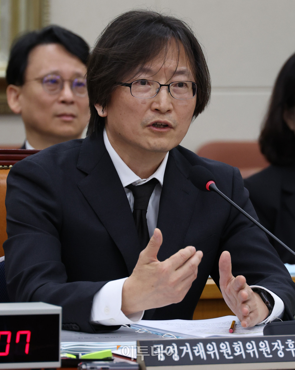 ▲주병기 공정거래위원장 후보자가 5일 서울 여의도 국회 정무위원회 전체회의에서 열린 인사청문회에서 의원 질의에 답하고 있다. 고이란 기자 photoeran@ (이투데이DB)