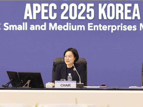 ▲한성숙 중소벤처기업부 장관이 5일  제주국제컨벤션센터에서 열린 아시아태평양경제협력체(APEC) 중소기업 장관 회의에서 발언을 하고 있다.  (사진제공=중소벤처기업부)