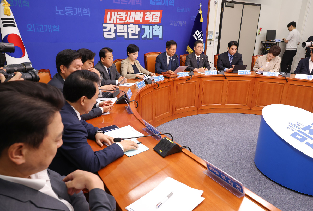 ▲정청래 더불어민주당 대표가 5일 서울 여의도 국회에서 열린 최고위원회 회의에서 발언하고 있다. (연합뉴스)