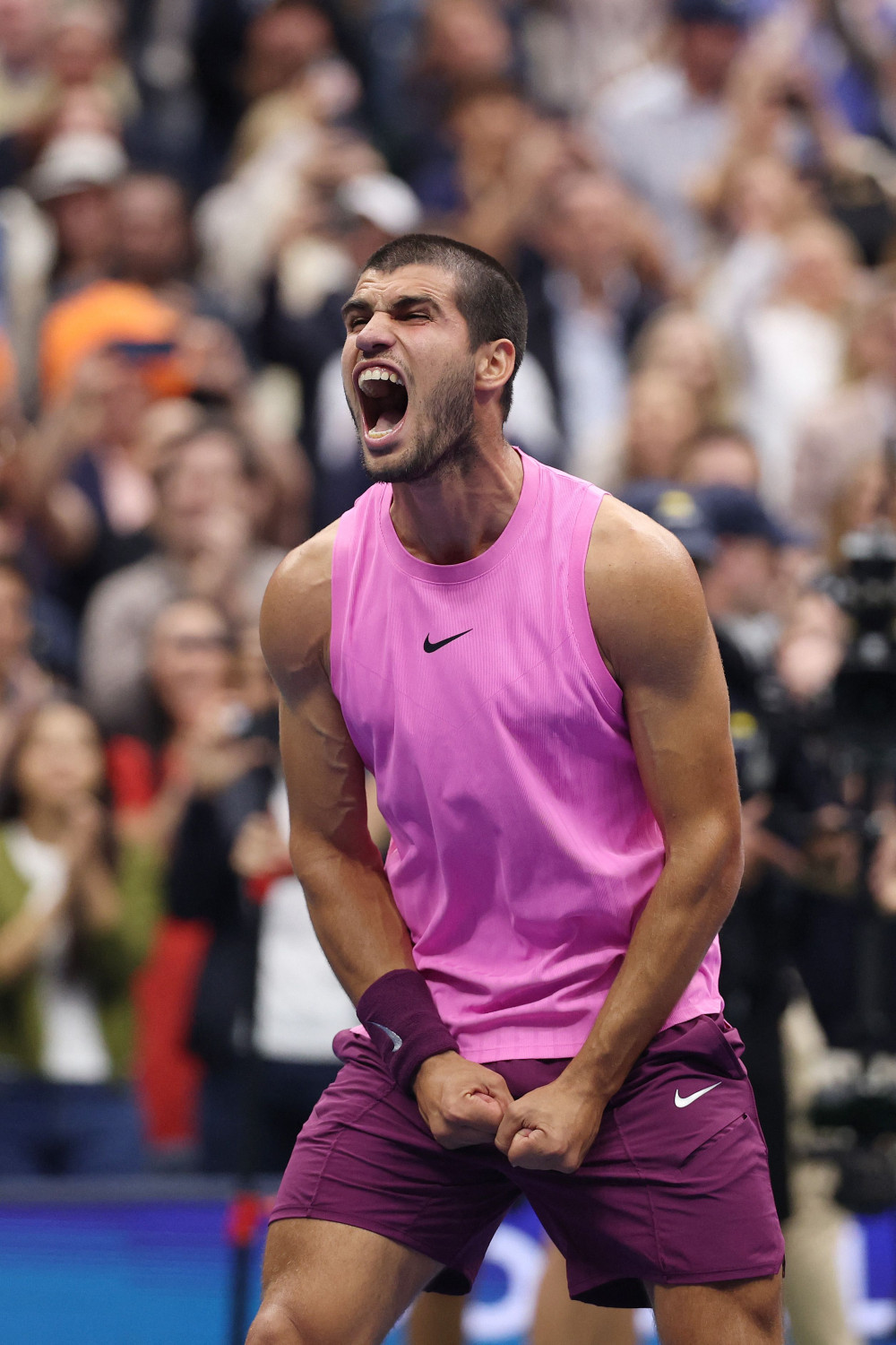 ▲9월 7일(현지시간) 스페인의 카를로스 알카라스가 2025 US오픈 남자 단식 결승에서 이탈리아의 야닉 시너를 꺾고 매치 포인트를 따낸 뒤 환호하고 있다. (AFP/북미게티이미지/연합뉴스)