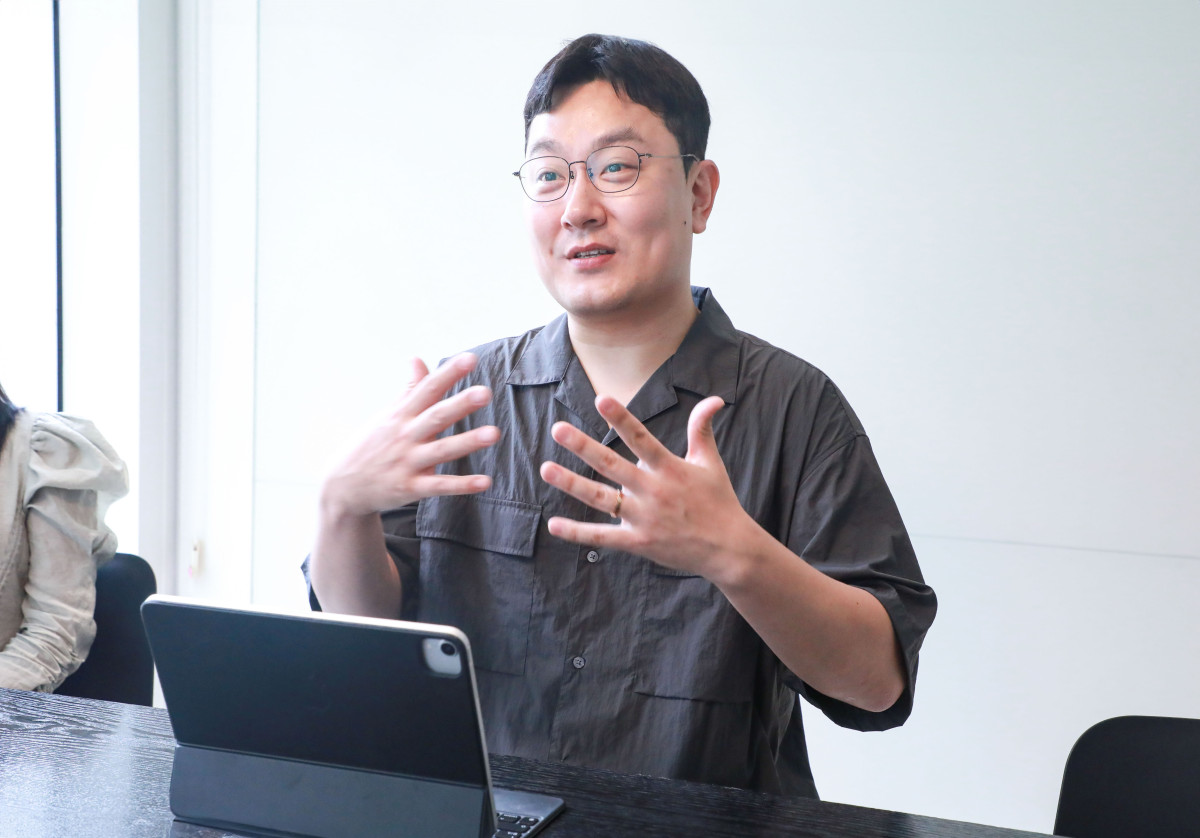 ▲박동용 현대백화점 더현대글로벌팀 팀장이 이투데이와 인터뷰를 하고 있다. (사진제공=현대백화점)