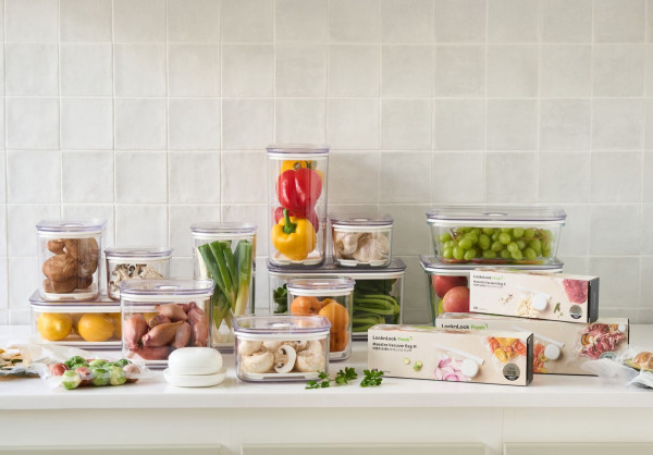 ▲'프레쉬마에스트로 진공용기'와 '진공백'. (사진제공=락앤락)