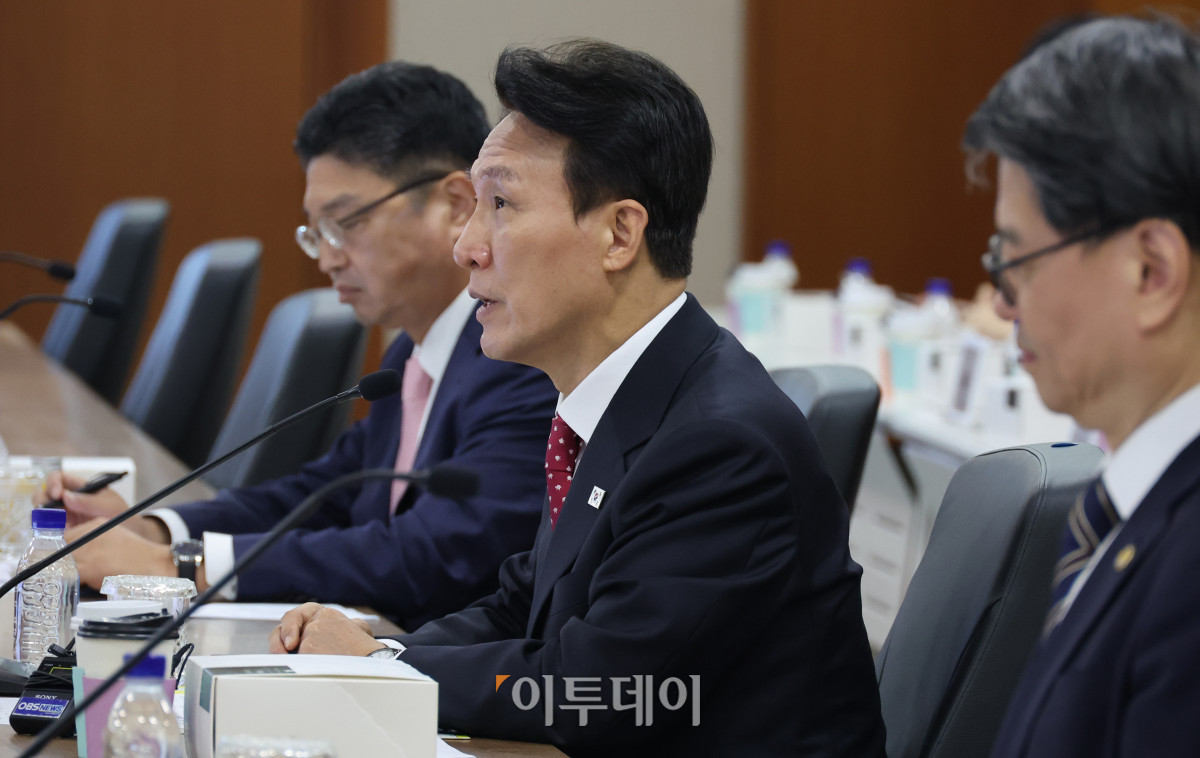 ▲김민석 국무총리가 8일 서울 영등포구 한국거래소 서울사무소에서 열린 자본시장 활성화를 위한 현장 간담회에서 인사말을 하고 있다. 청사시진기자단