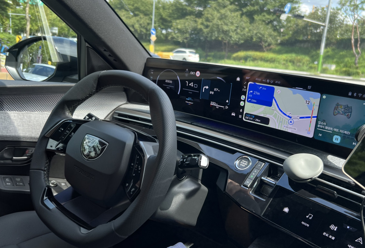 ▲‘올 뉴 푸조 3008 하이브리드’ 내부 모습. 김채빈 기자 chaebi@ 