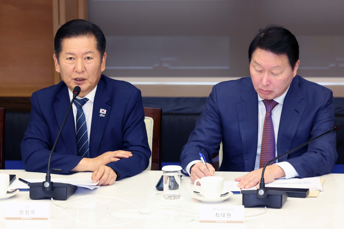 ▲정청래 더불어민주당 대표가 8일 서울 중구 대한상공회의소에서 열린 ‘더불어민주당-대한상공회의소 정책간담회’에서 인사말을 하고 있다. 신태현 기자 holjjak@