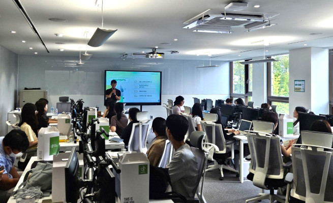 ▲8일 서울 청년취업사관학교 양천캠퍼스에서 열린 교육 과정 첫날 오리엔테이션을 진행 모습. (사진=정용욱 기자 dragon@)