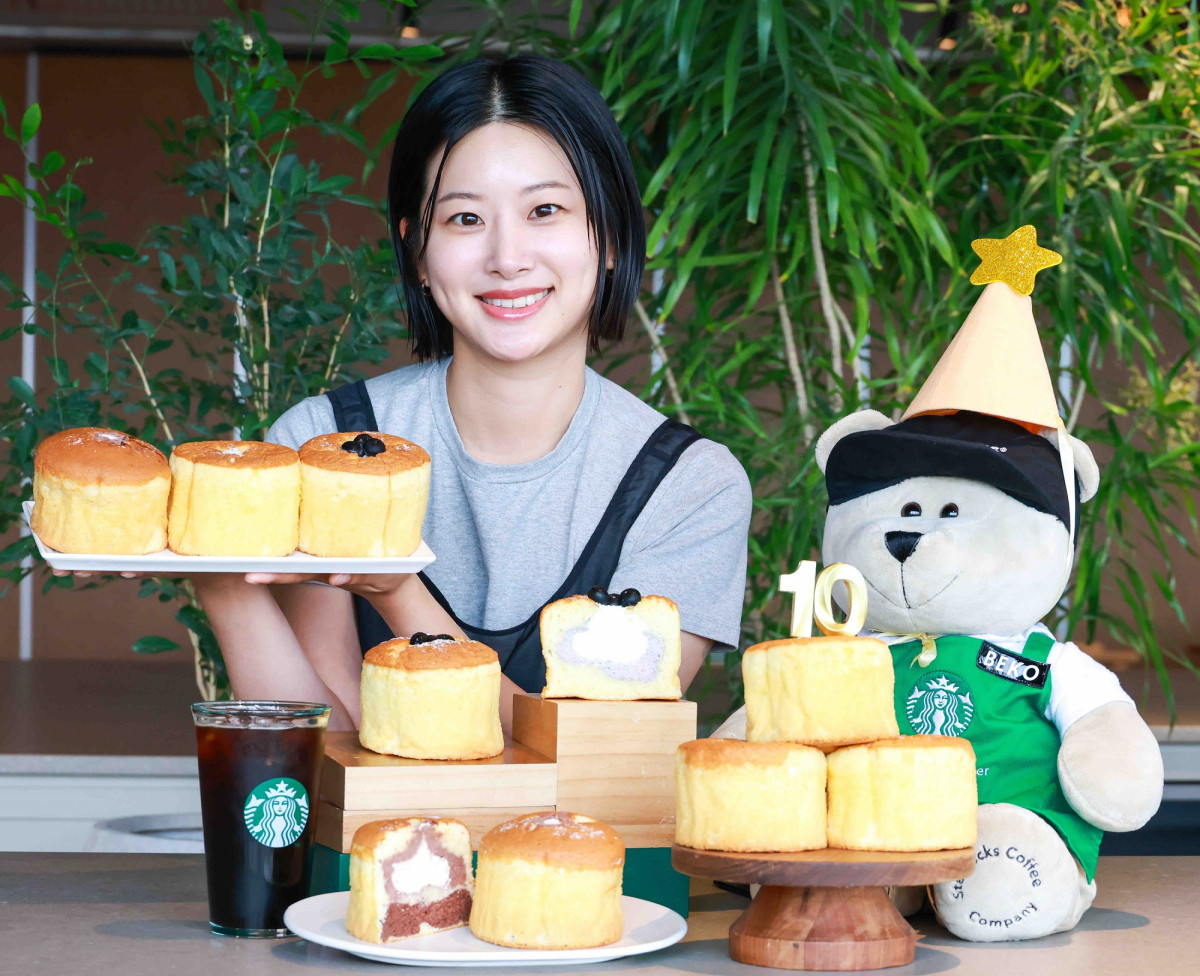 ▲스타벅스의 부드러운 생크림 카스텔라. (사진제공=스타벅스코리아)