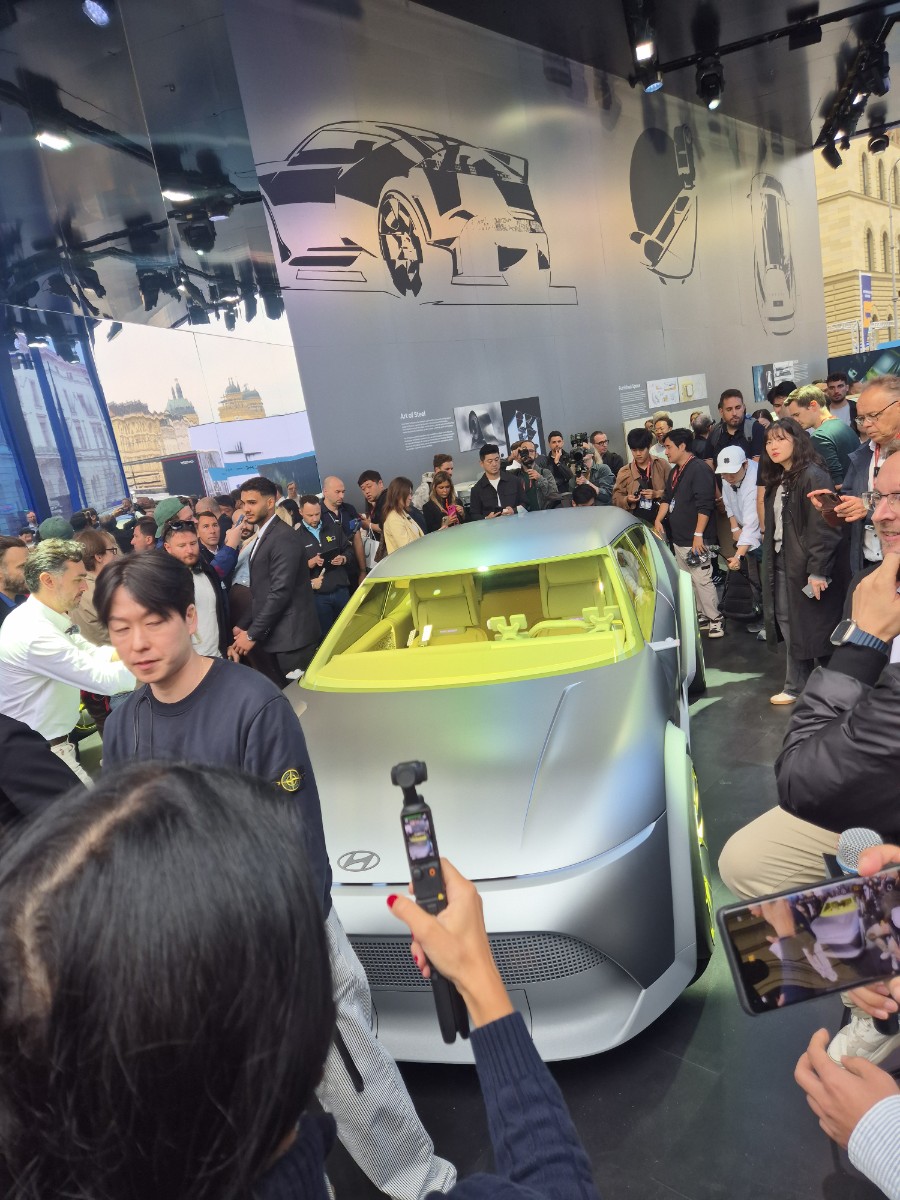 ▲현대차는 9일(현지시간) 독일 뮌헨 'IAA 모빌리티 2025' 오픈스페이스 현대차 부스에서 콘셉트카 ‘콘셉트 쓰리(Concept THREE)’를 세계 최초로 선보였다. 뮌헨(독일)=권태성 기자 tskwon@