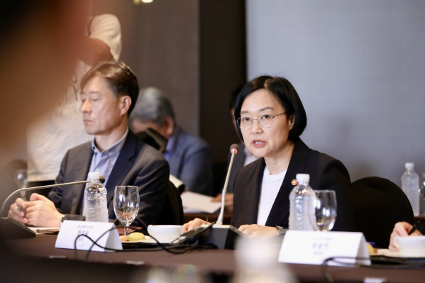 ▲한성숙 중소벤처기업부 장관이 2일 서울 중구 더플라자호텔에서 열린 '중소기업 기술탈취 근절을 위한 두 번째 간담회'에서 인사말을 하고 있다.  (사진제공=중소벤처기업부)