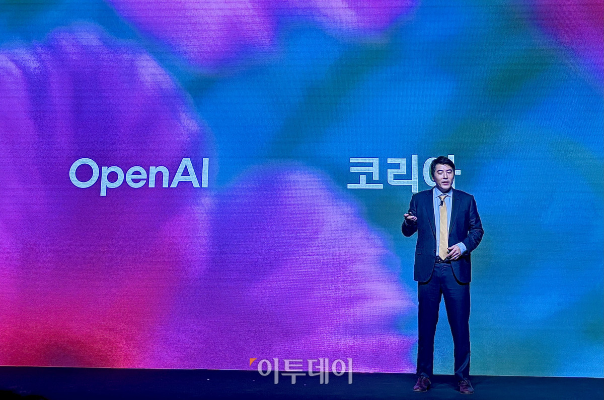 ▲오픈AI 제이슨 권 CSO는 10일 서울시 광진구 파이팩토리 스튜디오에서 열린 기자간담회에서 한국과 협력 현황에 대해 소개하고 있다. (임유진 기자 @newjean)