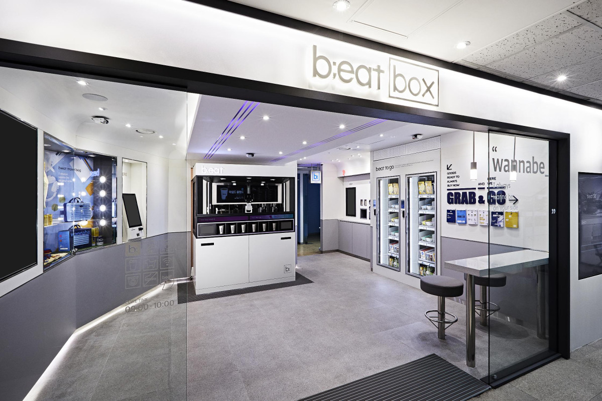 ▲다날의 푸드테크 기업 비트코퍼레이션과 다날 재팬이 일본의 스마트 서비스 운영 기업 힐스톤 재팬과 파트너십을 맺고, 인공지능(AI) 로봇커피 비트(b;eat) 일본 진출을 추진한다. 사진은 인공지능(AI) 로봇커피 비트(b;eat)의 매장 모습.(다날 제공)