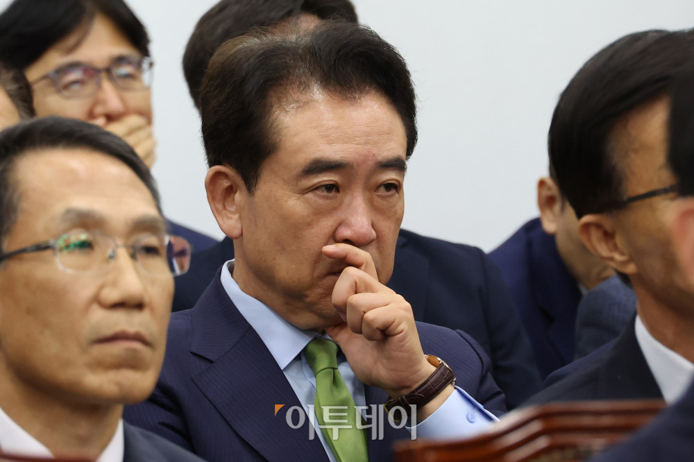 ▲윤희근 전 경찰청장이 10일 서울 여의도 국회 행정안전위원회에서 열린 오송참사 국정조사 기관보고에 참석하고 있다. 고이란 기자 photoeran@