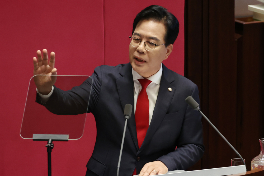 ▲송언석 국민의힘 원내대표가 10일 서울 여의도 국회 본회의에서 교섭단체 대표 연설을 하고 있다.  (고이란 기자 photoeran@)