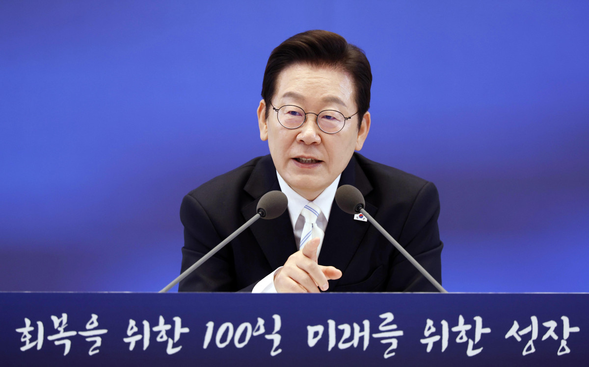 ▲이재명 대통령이 11일 청와대 영빈관에서 열린 취임 100일 기자회견 '회복을 위한 100일, 미래를 위한 성장'에서 질문에 답변하고 있다. (사진=뉴시스)